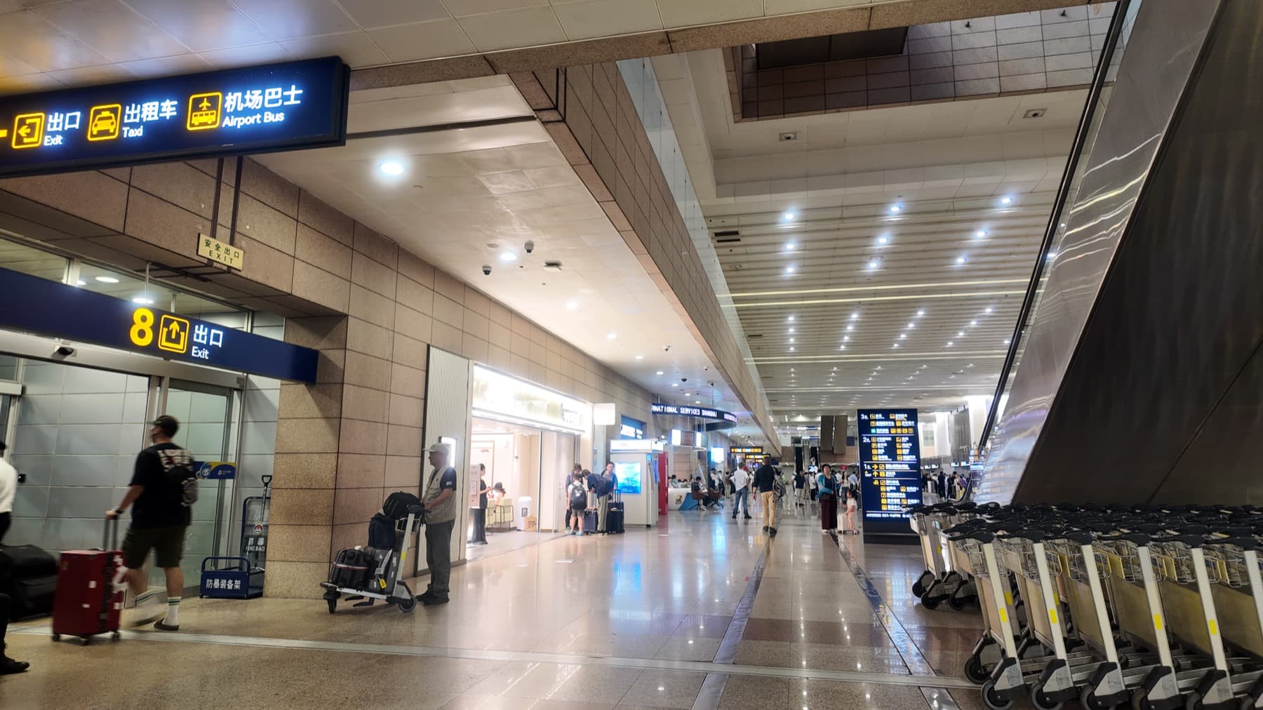 PVG airport meeting point wayfinding
